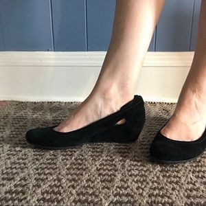 Franco Sarto black suede round toe wedges sz 6M